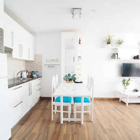 The 9 Souls - Pool View *