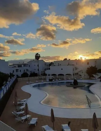 The 9 Souls - Pool View Appartement Costa Teguise