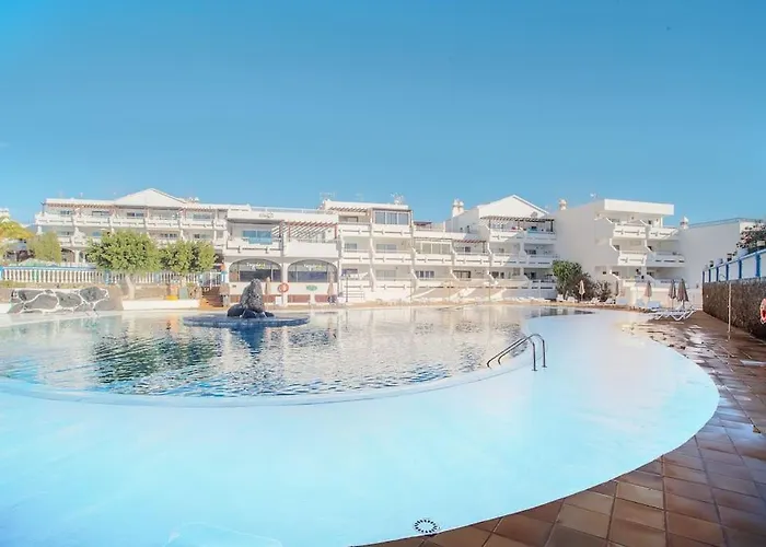 The 9 Souls - Pool View