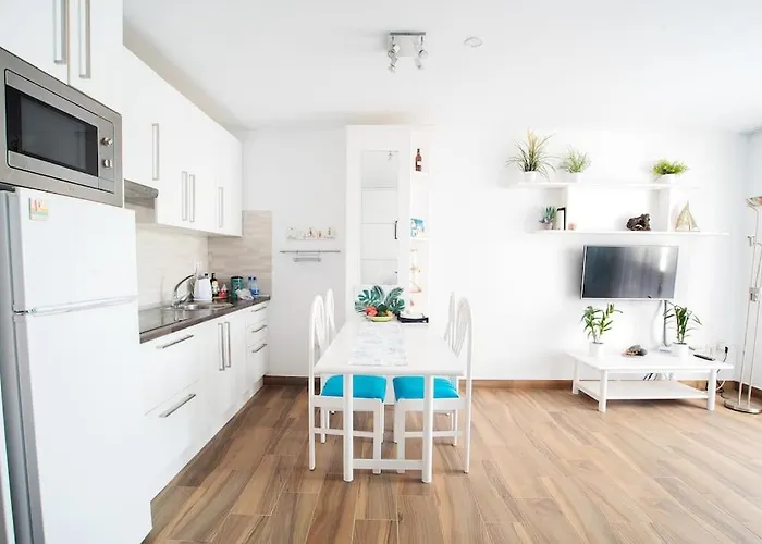 The 9 Souls - Pool View *