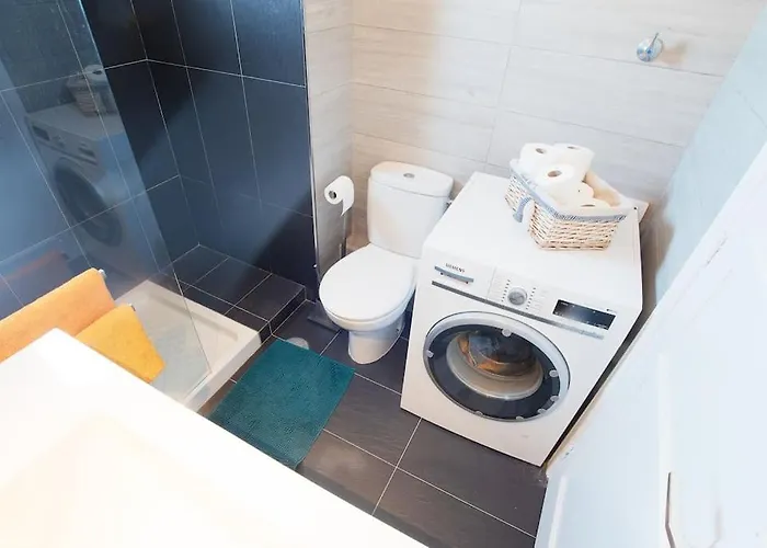 The 9 Souls - Pool View *