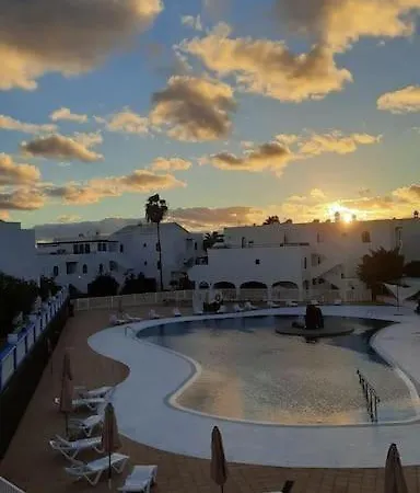 The 9 Souls - Pool View Apartment Costa Teguise
